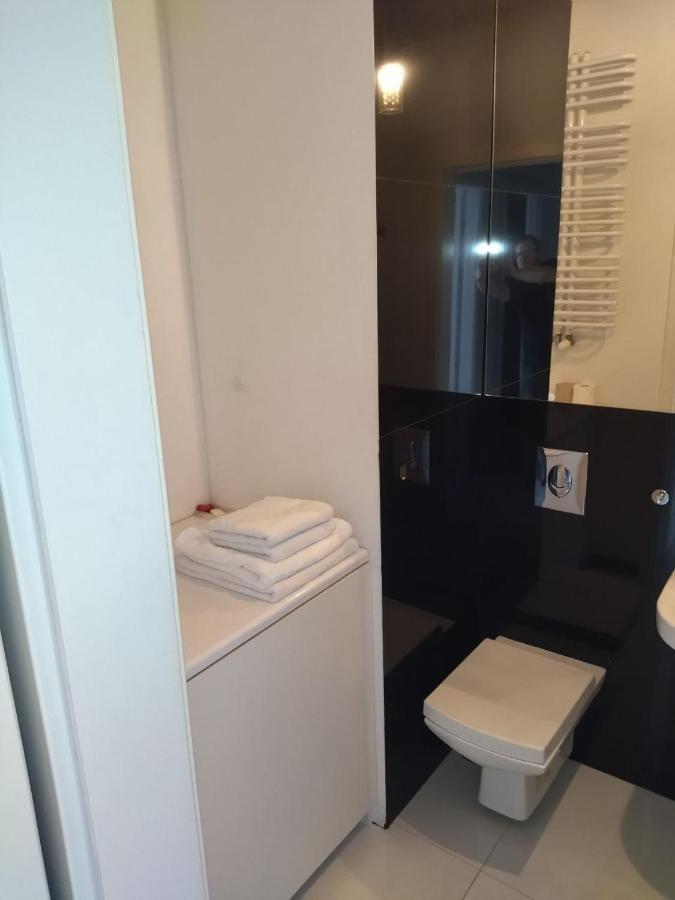House4You Apartament Sakura Airport Chopin Warszawa Exteriör bild